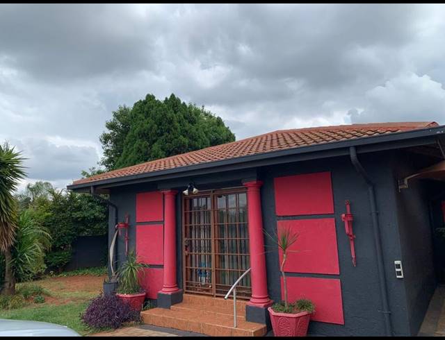 3 BEDROOM HOUSE FOR SALE IN HESTEAPARK